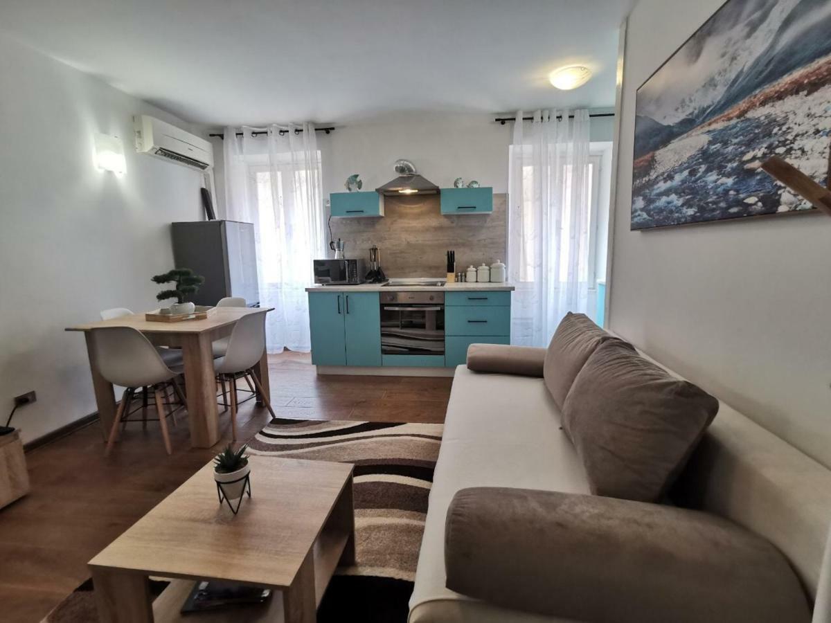 A Charming One-Bedroom Apartment In The Heart Of 'Rovinj' 외부 사진