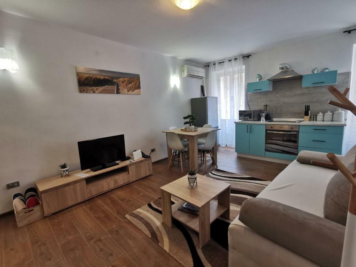A Charming One-Bedroom Apartment In The Heart Of 'Rovinj' 외부 사진